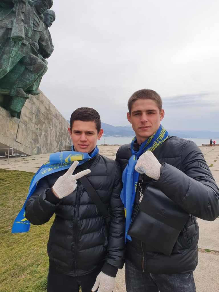 3d39ad80-a174-439a-9704-fe6051777b42.jpg